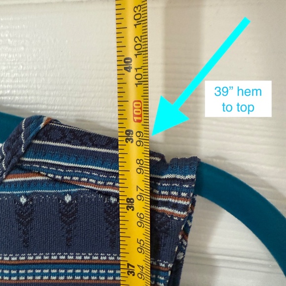 sherpa adventure gear dress, with zippered side pocket, size Medium - Picture 4 of 9